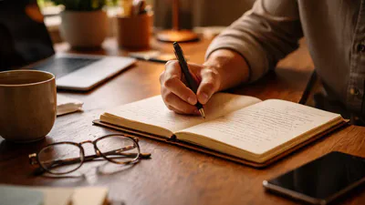 The importance of explaining well: writing for humans, not for algorithms featured image